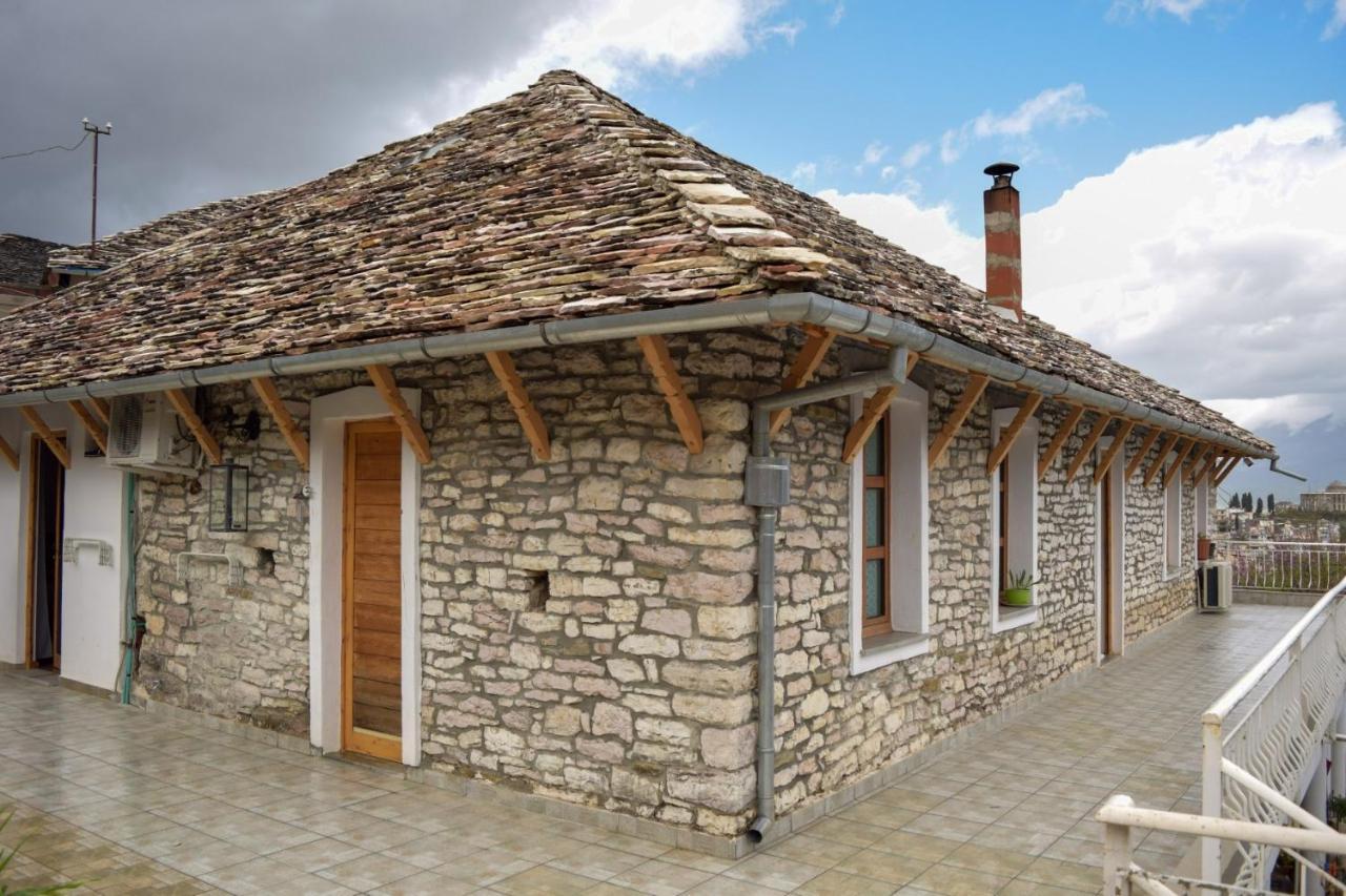Sokaku i te Marreve GuestHouse Gjirokastër Eksteriør billede