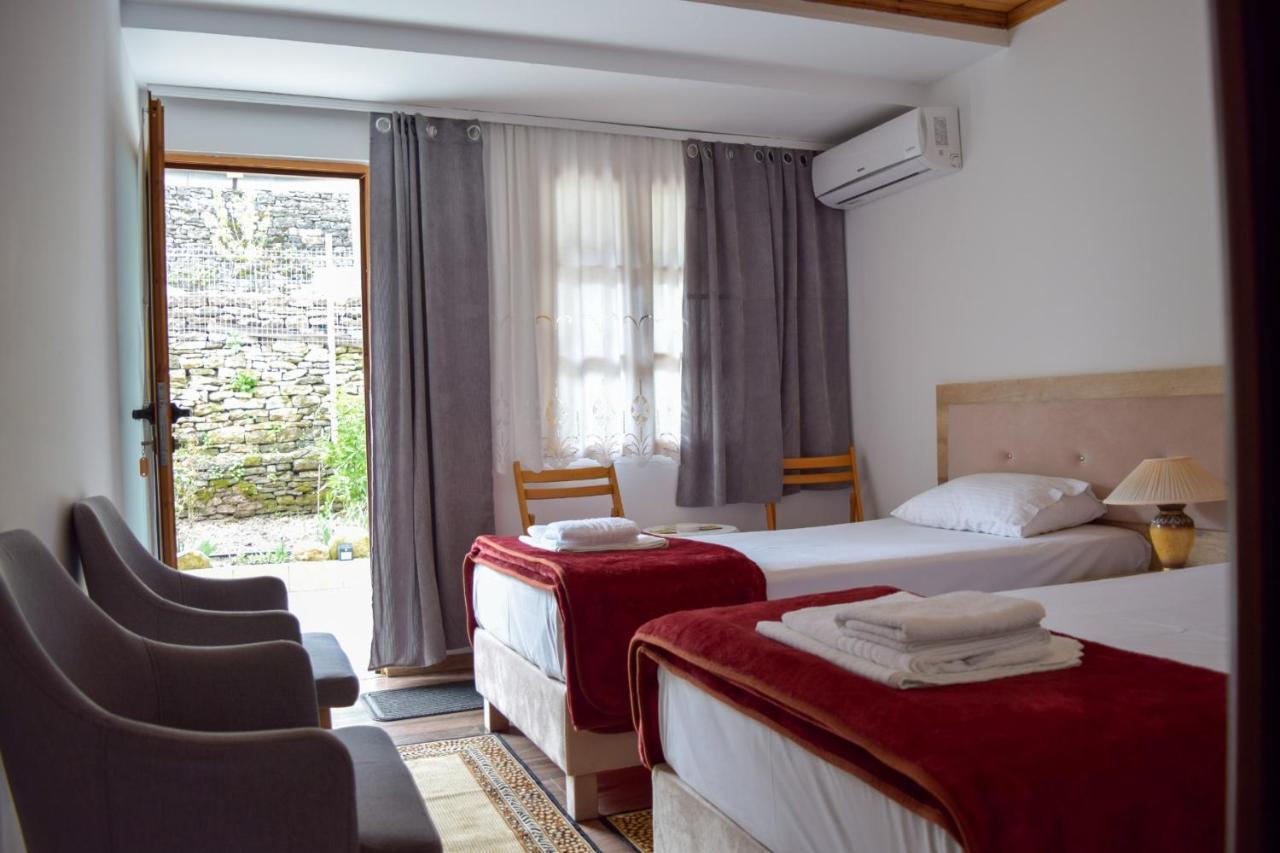 Sokaku i te Marreve GuestHouse Gjirokastër Eksteriør billede