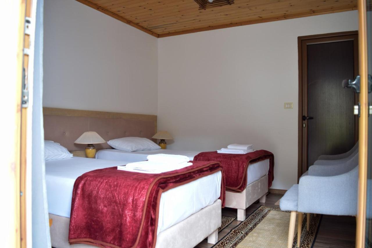 Sokaku i te Marreve GuestHouse Gjirokastër Eksteriør billede