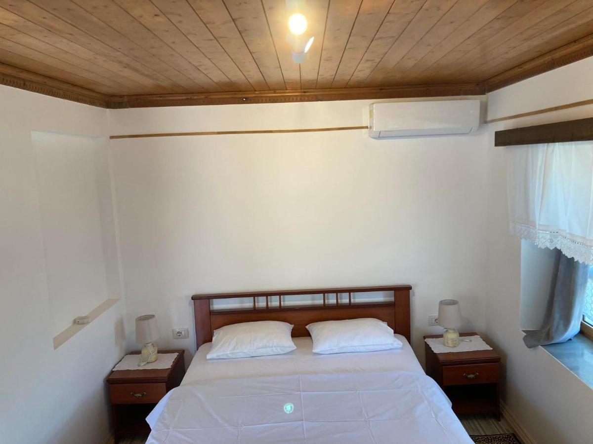 Sokaku i te Marreve GuestHouse Gjirokastër Eksteriør billede