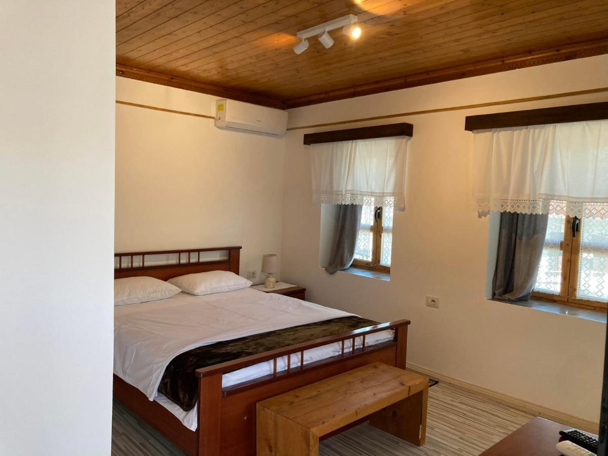 Sokaku i te Marreve GuestHouse Gjirokastër Eksteriør billede