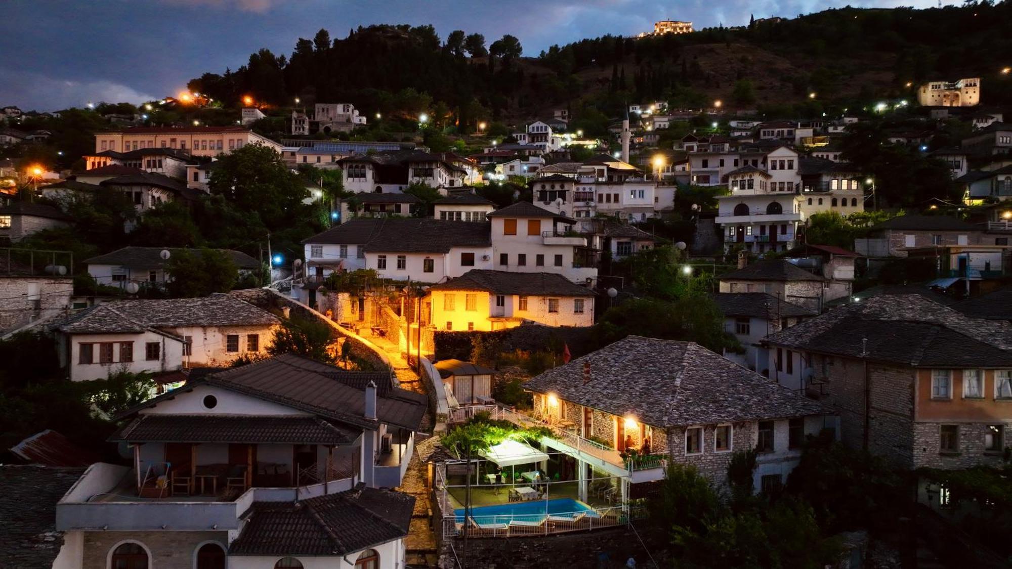 Sokaku i te Marreve GuestHouse Gjirokastër Eksteriør billede
