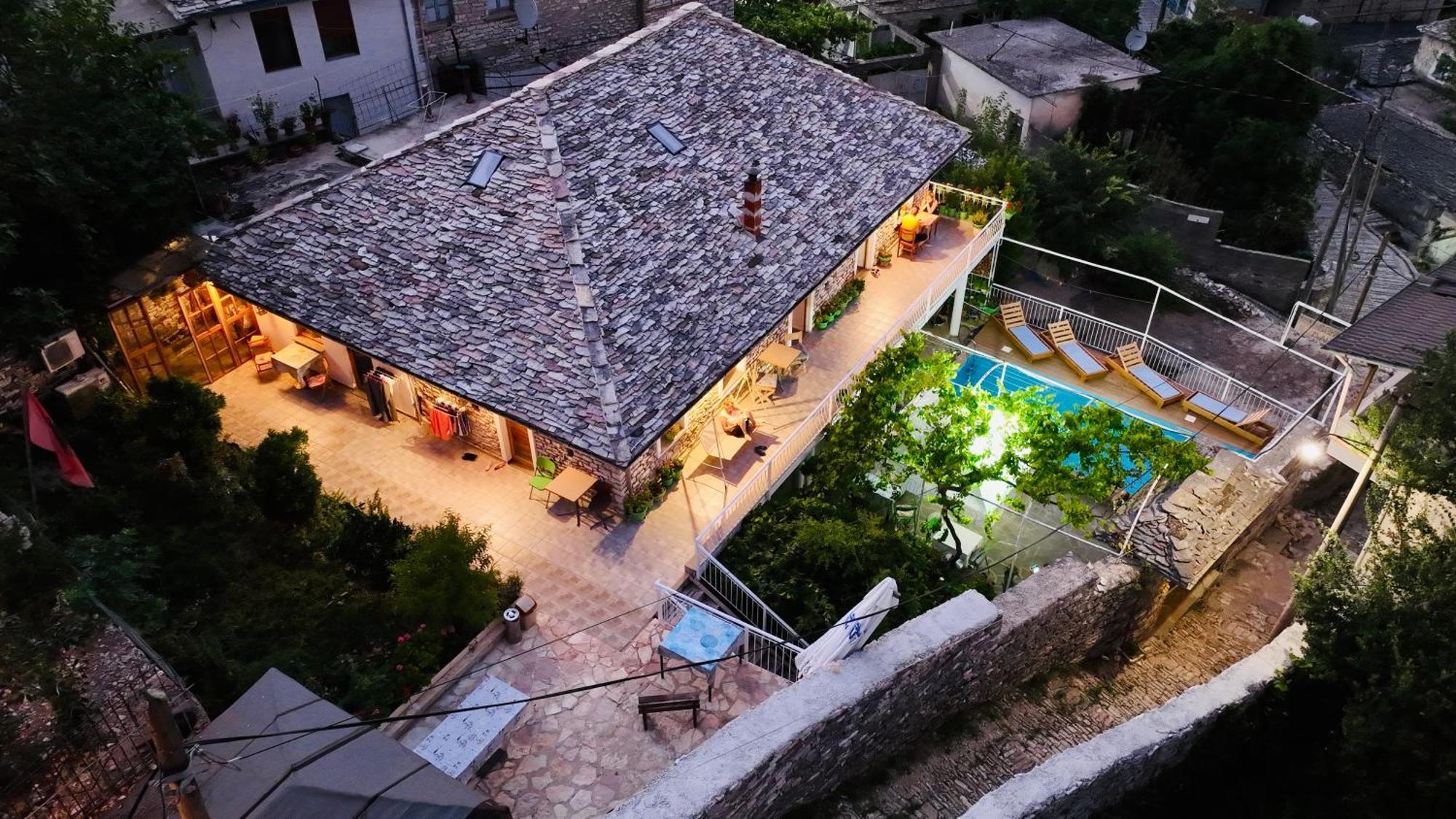 Sokaku i te Marreve GuestHouse Gjirokastër Eksteriør billede