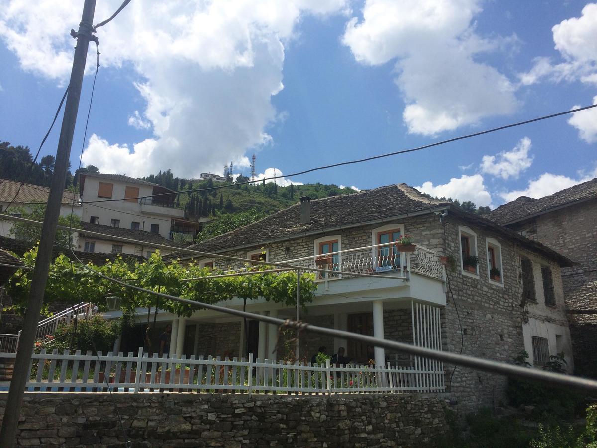 Sokaku i te Marreve GuestHouse Gjirokastër Eksteriør billede